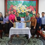 ສະຖາບັນລາວ-ອົດສະຕາລີ ຊຸກຍູ້ ແລະປະກອບສ່ວນ ປື້ມຕຳລາຮຽນພາສາຕ່າງປະເທດ  ຢູ່ ສມປຊ