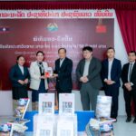 ພິທີມອບ-ຮັບປຶ້ມບັນທຶກປະຫວັດສາດລາວ-ຈີນ  ສັນຍະລັກແຫ່ງສາຍພົວພັນມິດຕະພາບຍຸດທະສາດ ແລະການບໍາລຸງສ້າງທິດສະດີການເມືອງໃຫ້ຄົນຮຸ່ນໃໝ່