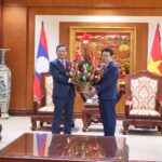 ສະຖາບັນການເມືອງ ແລະ ການປົກຄອງແຫ່ງຊາດ ເຂົ້າອວຍພອນ ສະຖານທູດຫວຽດນາມ ເນື່ອງໃນໂອກາດວັນສ້າງຕັ້ງພັກກອມມູນິດຫວຽດນາມ ຄົບຮອບ 96 ປີ ແລະ ຊົມເຊີຍຜົນສຳເລັດ ກອງປະຊຸມໃຫຍ່ ຄັ້ງທີ XIV ຂອງພັກກອມມູນິດຫວຽດນາມ