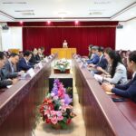 ສະຖາບັນການເມືອງ ແລະ ການປົກຄອງແຫ່ງຊາດ ຕ້ອນຮັບ ຄະນະຊ່ຽວຊານຈາກ ມະຫາວິທະຍາໄລ Fulbright ສສ ຫວຽດນາມ ເພີ່ມທະວີການຮ່ວມມືດ້ານທິດສະດີ ແລະ ພຶດຕິກຳ ເພື່ອກະກຽມຄວາມພ້ອມຍົກລະດັບ ຜູ້ນຳບໍລິຫານລະດັບສູງ ຂອງ ສປປ ລາວ