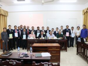 ຄະນະປັດຊະຍາ ສະຖາບັນການເມືອງ ແລະ ການປົກຄອງແຫ່ງຊາດ ຈັດພິທີປ້ອງກັນໂຄງຮ່າງບົດວິທະຍານິພົນ ໃຫ້ແກ່ນັກສຶກສາປະລິນຍາໂທ ຮຸ່ນທີ XXI