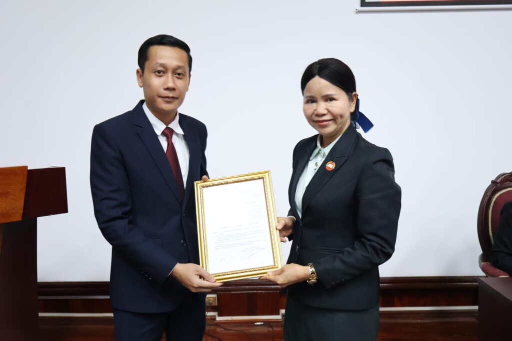 ຮັບເອົາມະຫາຊົນກ້າວໜ້າເຂົ້າເປັນສະມາຊິກພັກສຳຮອງ ຈຳນວນ 1 ສະຫາຍ ຄື: ສະຫາຍ ໄຊປັນຍາ ຈຸນລາຊ