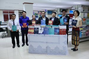 ພິທີມອບ-ຮັບປື້ມກົດໝາຍ ເສີມສ້າງຂີດຄວາມສາມາດ ແລະ ຍົກລະດັບຄຸນນະພາບວຽກງານນິຕິກຳ
