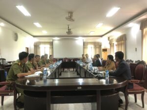 ສະຖາບັນການເມືອງ ແລະ ການປົກຄອງແຫ່ງຊາດ ແລະ ກົມໃຫຍ່ການເມືອງ ປ້ອງກັນຄວາມສະຫງົບ ພົບປະແລກປ່ຽນບົດຮຽນ ແນໃສ່ຍົກລະດັບວຽກງານຄຸ້ມຄອງວິທະຍາສາດ ໃຫ້ໜັກແໜ້ນຕາມແນວທາງພັກ-ລັດ