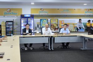 ນັກສຶກສາທິດສະດີການເມືອງຂັ້ນສູງ ຮຸ່ນທີ VIII ເຄື່ອນໄຫວທັດສະນະສຶກສາ ຢ້ຽມຊົມ ແລະ ຮັບຟັງການລາຍງານສະພາບການຈັດຕັ້ງປະຕິບັດວຽກງານຕົວຈິງ ທີ່ບໍລິສັດເບຍລາວ ແລະ ກົມປູກຝັງ, ກະຊວງກະສິກໍາ ແລະ ສິ່ງແວດລ້ອມ