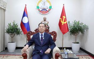 ຄະນະຮັບຜິດຊອບສ້າງວີດີໂອສະເຫຼີມສະຫຼອງ ວາລະສານ ທິດສະດີການເມືອງ-ການປົກຄອງ ຄົບຮອບ 30 ປີ ເຂົ້າຖ່າຍທຳສຳພາດ ທ່ານ ຮສ ປອ ທອງສະລິດ ມັງໜໍ່ເມກ ກຳມະການກົມການເມືອງສູນກາງພັກ, ຮອງນາຍົກລັດຖະມົນຕີ, ລັດຖະມົນຕີກະຊວງສຶກສາທິການ ແລະ ກິລາ